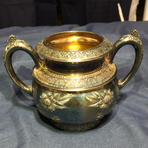 Middletown Plate, Quadruple Silver Plated Tea Set - Picture 2 of 16